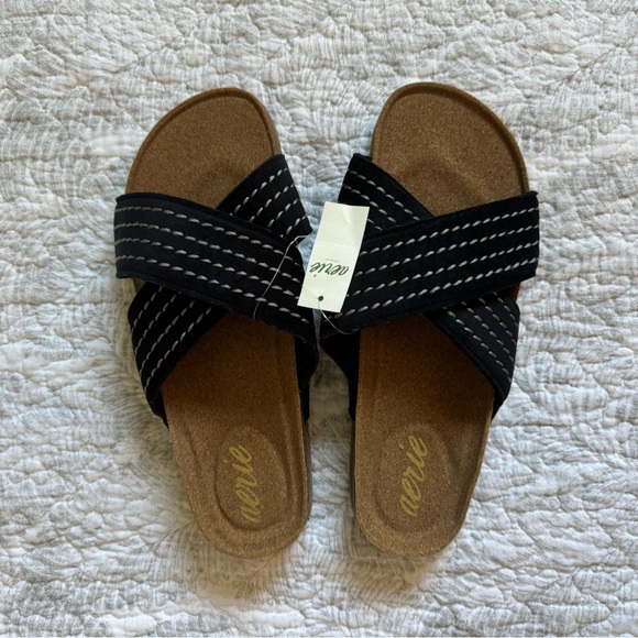 Aerie Velvet Criss Cross Sandal - Picture 2 of 3